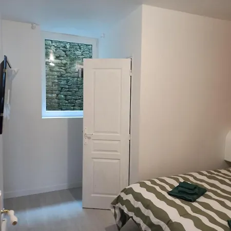 2 A 4 Personnes Proche De La サン・ジャン・ル・トマ