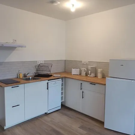 2 A 4 Personnes Proche De La Apartment