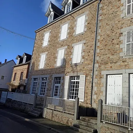 2 A 4 Personnes Proche De La Apartment